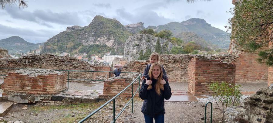 התאטרון היווני בטאורומינה